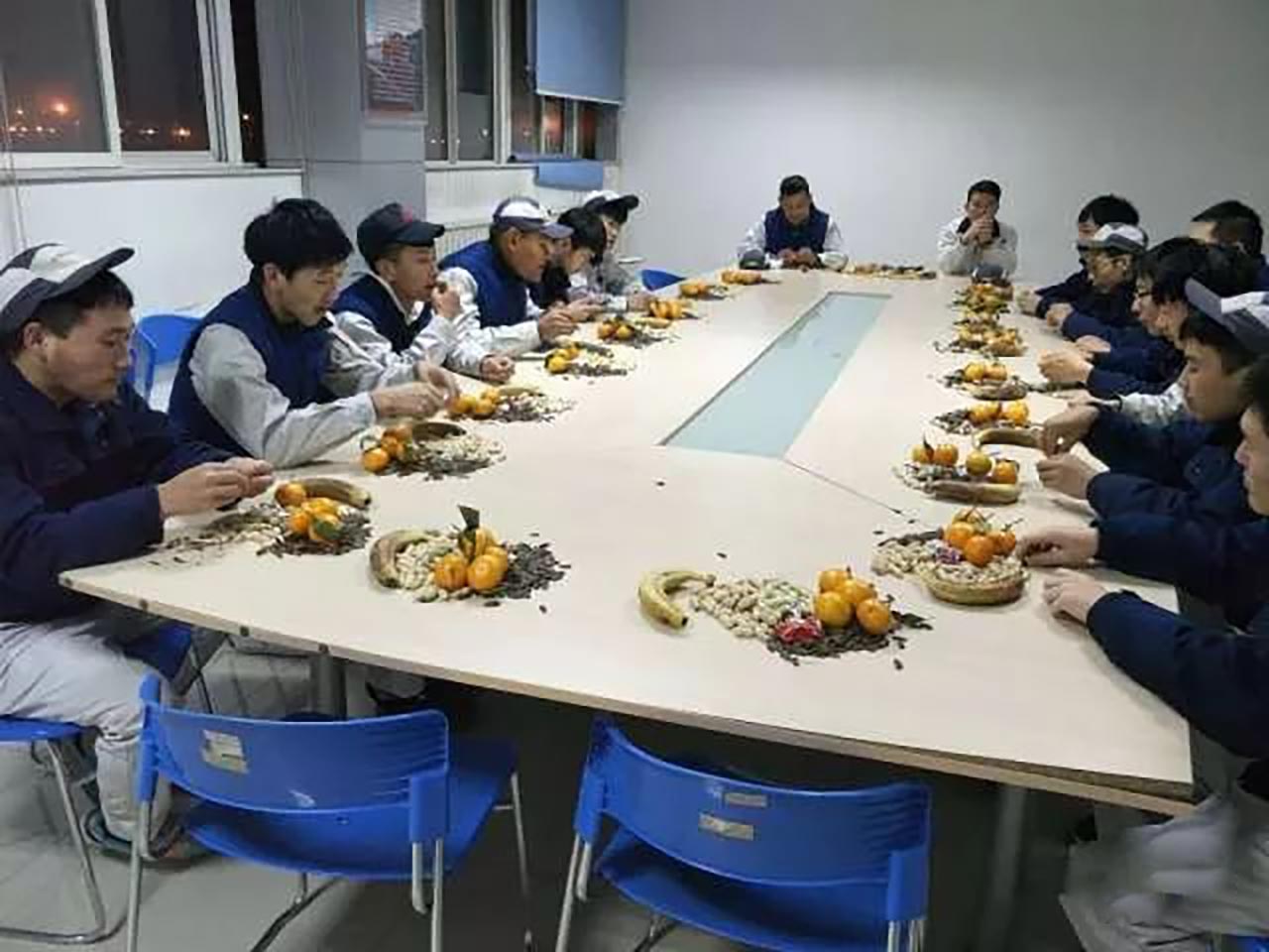 三合一送料機(jī)車間茶會話